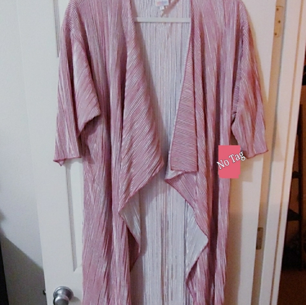 LuLaRoe Shirley - Large, Pale pink, like new!